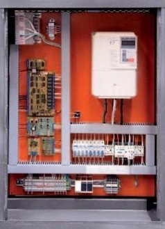 Control de maniobras y central hidráulica